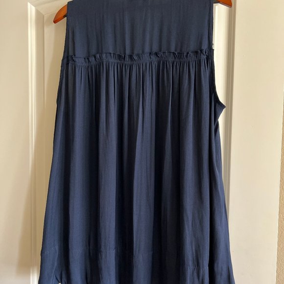 Lane Bryant Swing V-Neck Shell - Picture 3 of 6